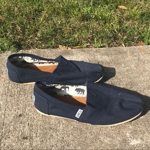 Navy Canvas Women’s Classic Toms